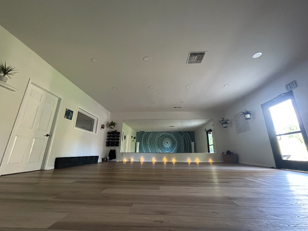 Divine Flow Yoga Studio And Massage By Leanna - Canyon Lake CA